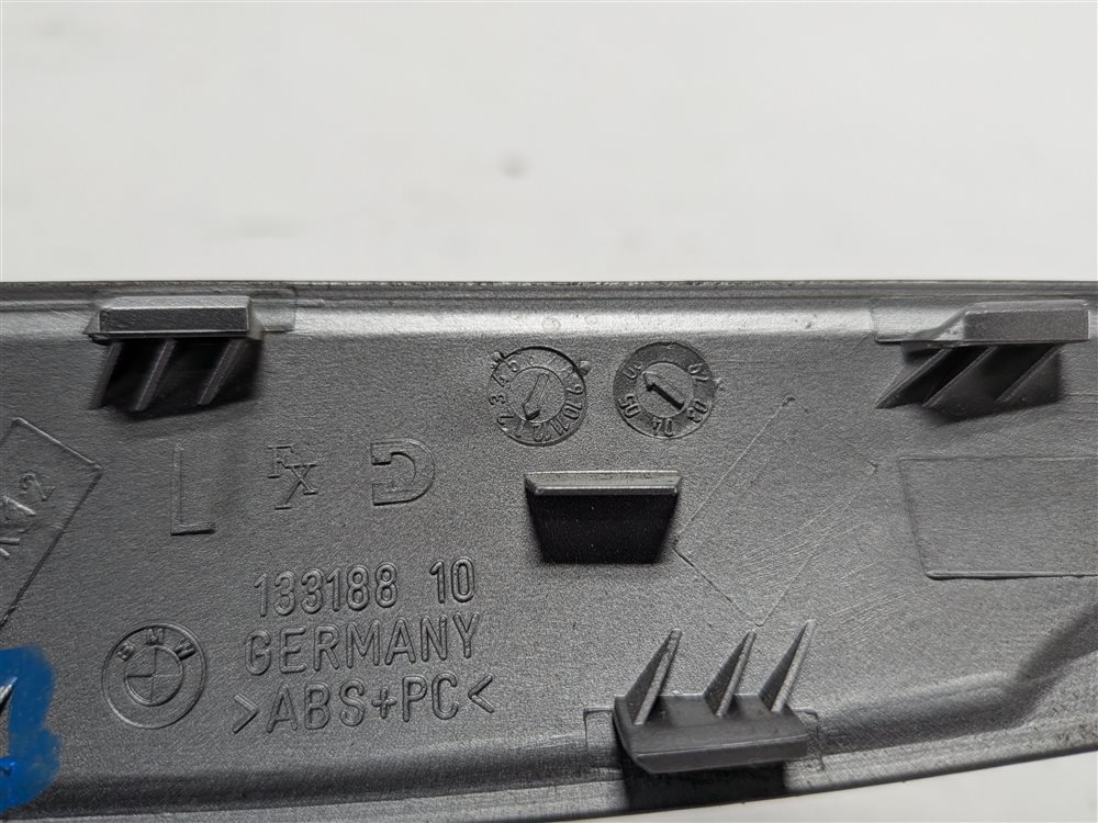 Thumbnail 8: 2006 BMW Z4 (E85/E86) LEFT/RIGHT DOOR GRAB HANDLE TRIM COVER SET/2 (Silver)