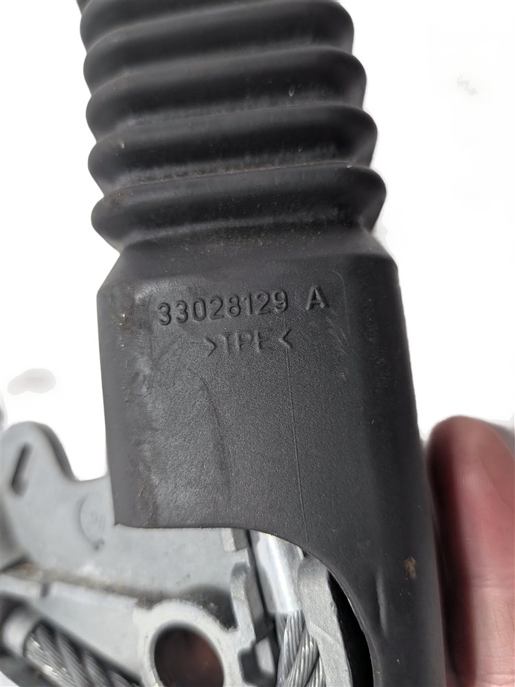 Thumbnail 9: 2000-2010 BMW X3 X5 Z4 (E83 E85 E53) FRONT LEFT DRIVER SEATBELT BUCKLE RECEIVER