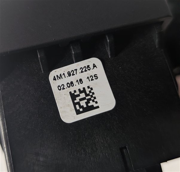 Thumbnail 7: 2017 AUDI Q7 (4M) GEAR SELECTOR TRIM COVER w/ELECTRONIC PARKING BRAKE SWITCH