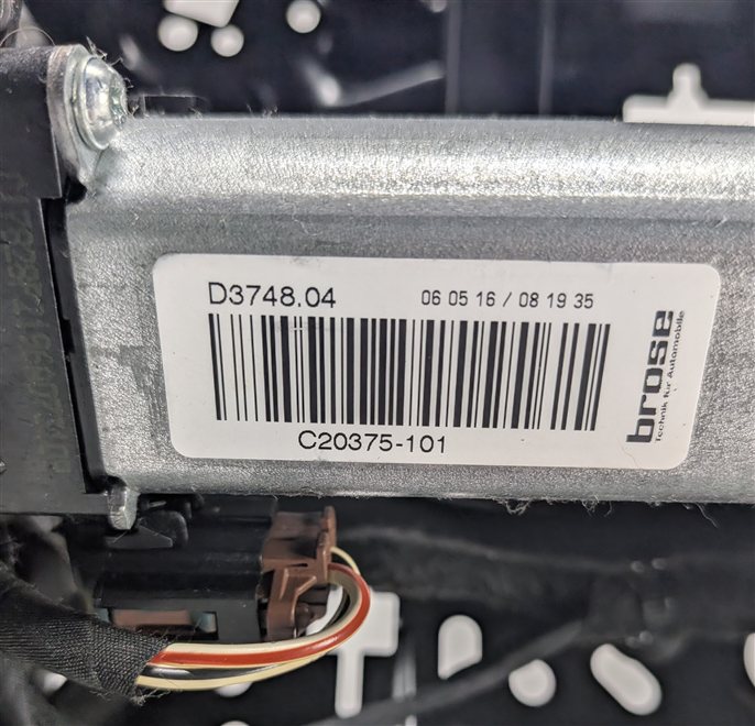 Thumbnail 5: 2017-2020 AUDI Q7 (4M) FRONT RIGHT PASSENGER MEMORY VENTED SEAT TRACK w/ MOTORS