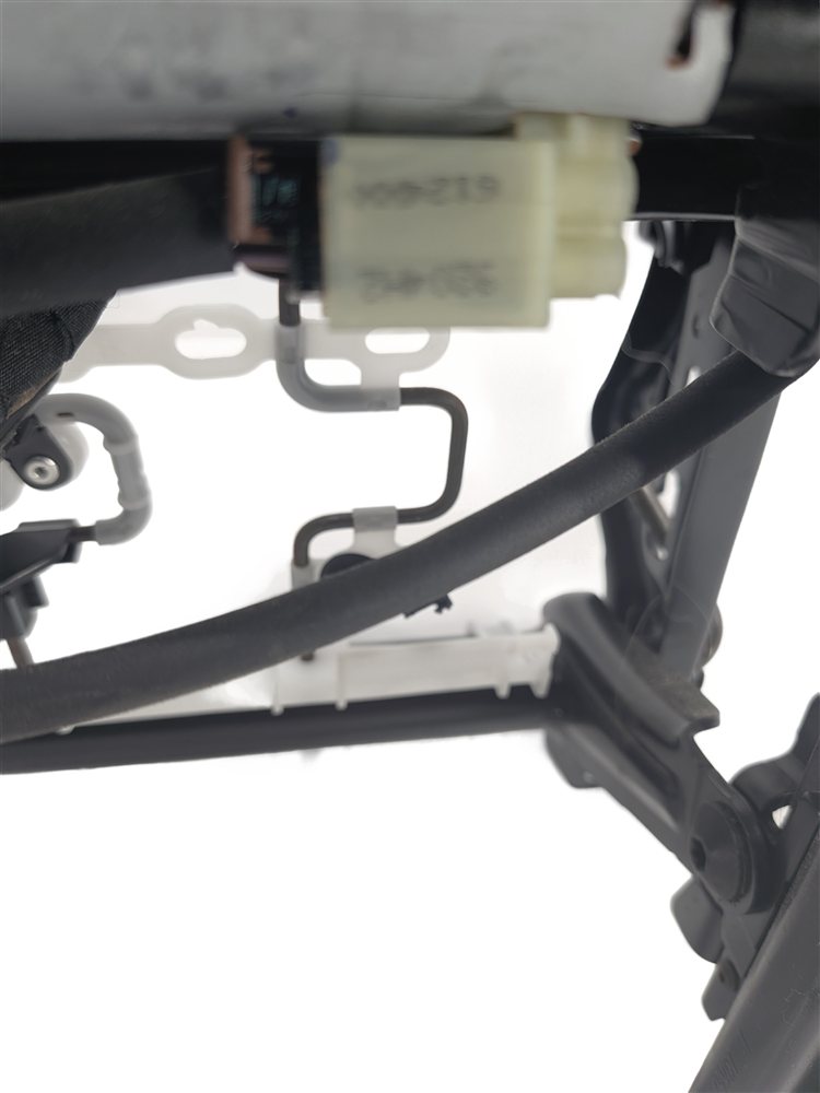 Thumbnail 6: 2017-2020 AUDI Q7 (4M) FRONT RIGHT PASSENGER MEMORY VENTED SEAT TRACK w/ MOTORS