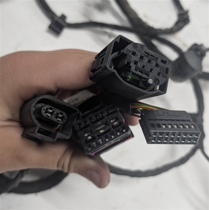 Thumbnail 5: 2017 AUDI Q7 (4M) REAR PARK ASSIST PDC SENSORS w/ BUMPER WIRE HARNESS (White)