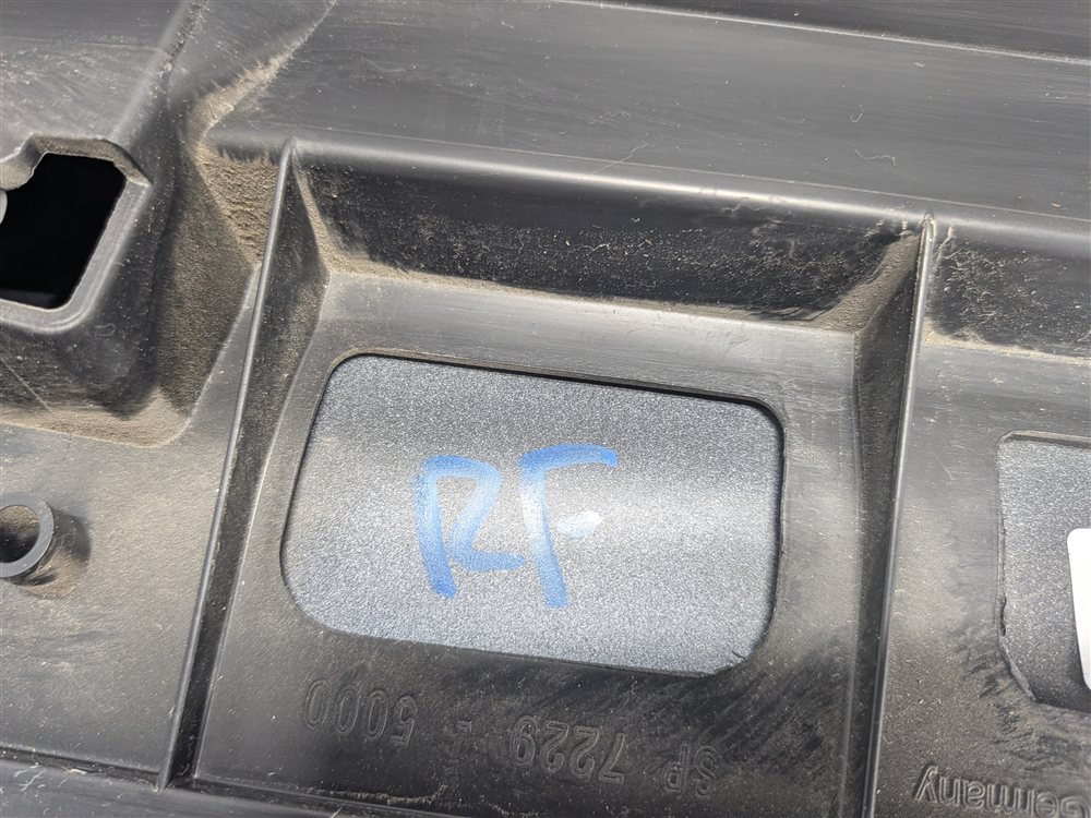 Thumbnail 7: 2017-2019 AUDI Q7 (4M) RIGHT FRONT PASSENGER DOOR RUNNER MOULDING TRIM (White)