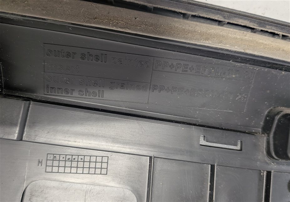 Thumbnail 9: 2017-2019 AUDI Q7 (4M) REAR LEFT DOOR LOWER MOULDING RUNNER TRIM (White)
