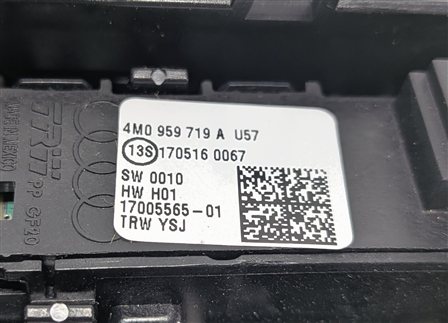 Thumbnail 5: 2017-2019 AUDI Q7 (4M) FRONT OVERHEAD CONSOLE DOME MAP READING LIGHT (Beige)