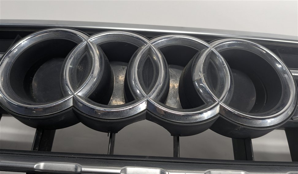 Thumbnail 4: 2017-2019 AUDI Q7 (4M) FRONT UPPER CENTER HOOD AIR VENT GRILLE TRIM