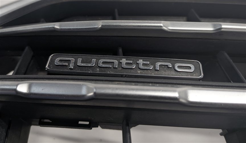 Thumbnail 6: 2017-2019 AUDI Q7 (4M) FRONT UPPER CENTER HOOD AIR VENT GRILLE TRIM