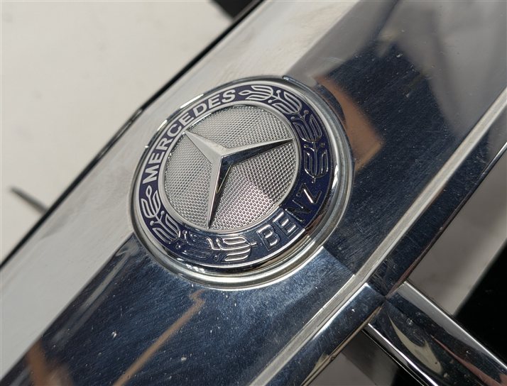 Thumbnail 9: 2010-2013 MERCEDES E300 E350 E400 E550 E63 AMG (W212) FRONT UPPER HOOD GRILLE