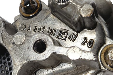 Thumbnail 6: 2011 MERCEDES E350 (W212) 3.0L OM642 DIESEL ENGINE MOTOR OIL FLUID PUMP