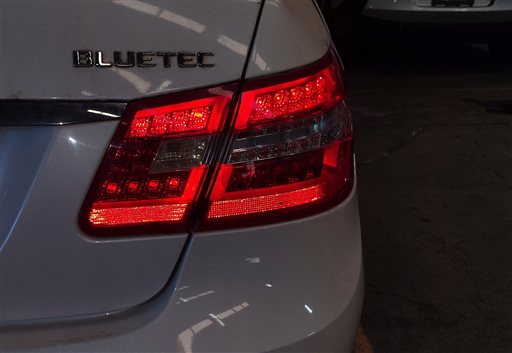 Thumbnail 2: 2010-2013 MERCEDES E300 E350 E400 E550 (W212) RIGHT INNER TAILLIGHT LIGHT LAMP
