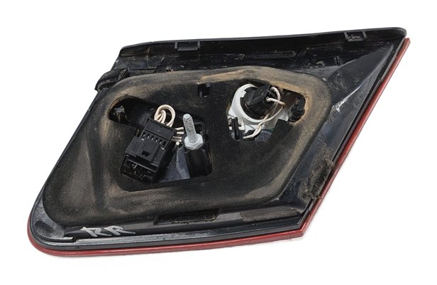 Thumbnail 5: 2010-2013 MERCEDES E300 E350 E400 E550 (W212) RIGHT INNER TAILLIGHT LIGHT LAMP