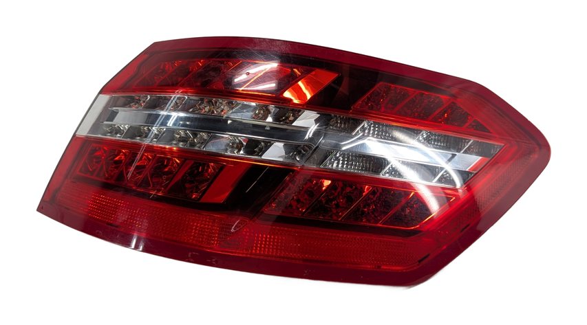 Thumbnail 3: 10-13 MERCEDES E-CLASS (W212) SEDAN RIGHT PASSENGER TAILLIGHT BRAKE LIGHT LAMP