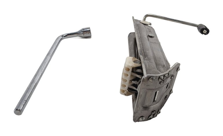 Thumbnail 2: 2003-2020 MERCEDES C E CLK CLS SLK (A207 C207 C209 R172) SPARE TIRE JACK TOOL