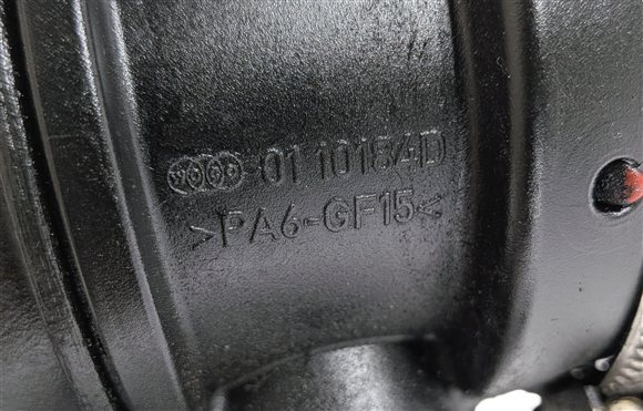 Thumbnail 7: 2011 MERCEDES E350 (W212) 3.0L (OM642) ENGINE MASS AIR FLOW MAF SENSOR DUCT TUBE