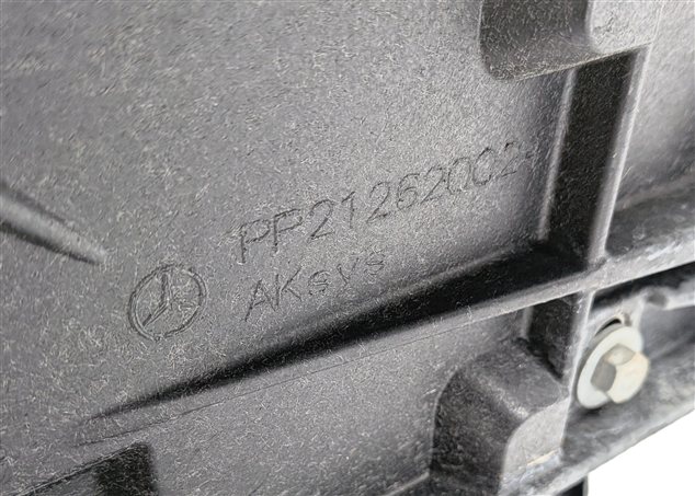 Thumbnail 6: 2011 MERCEDES E350 (W212) FRONT LEFT DRIVER HEADLIGHT HEADLAMP SUPPORT BRACKET