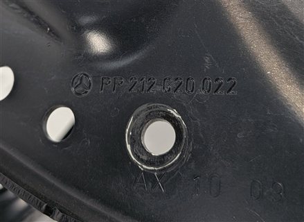 Thumbnail 7: 2011 MERCEDES E350 (W212) FRONT LEFT DRIVER HEADLIGHT HEADLAMP SUPPORT BRACKET