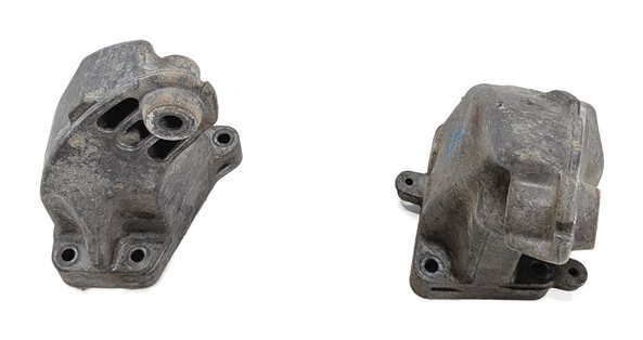 Thumbnail 3: 2011 MERCEDES E350 (W212) 3.0L OM642 ENGINE MOTOR MOUNT BRACKET LEFT/RIGHT SET/2