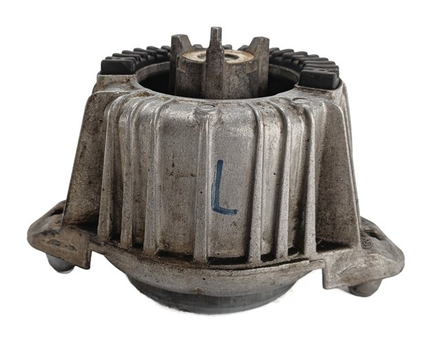 Thumbnail 2: 2011 MERCEDES E350 (W212) 3.0L (OM642) ENGINE LEFT DRIVER MOTOR MOUNT SUPPORT
