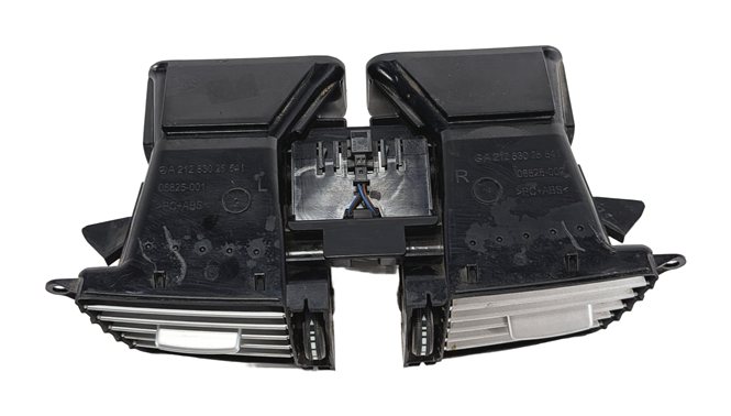 Thumbnail 3: 2011 MERCEDES E350 (W212) FRONT CENTER DASH HEAT AIR AC VENT (Black)