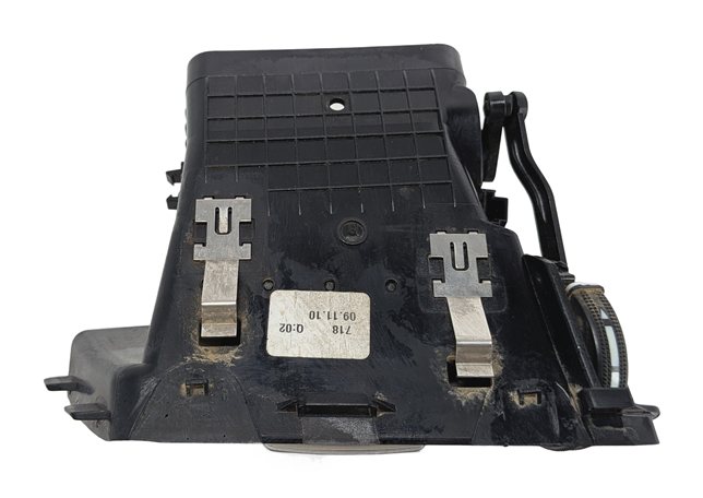Thumbnail 4: 2011 MERCEDES E350 (W212) FRONT RIGHT PASSENGER DASH HEAT AIR AC VENT (Black)