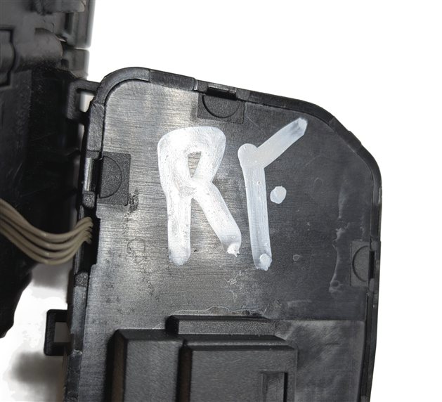 Thumbnail 6: 2011 MERCEDES E350 (W212) FRONT RIGHT PASSENGER POWER SEAT ADJUST SWITCH MEMORY