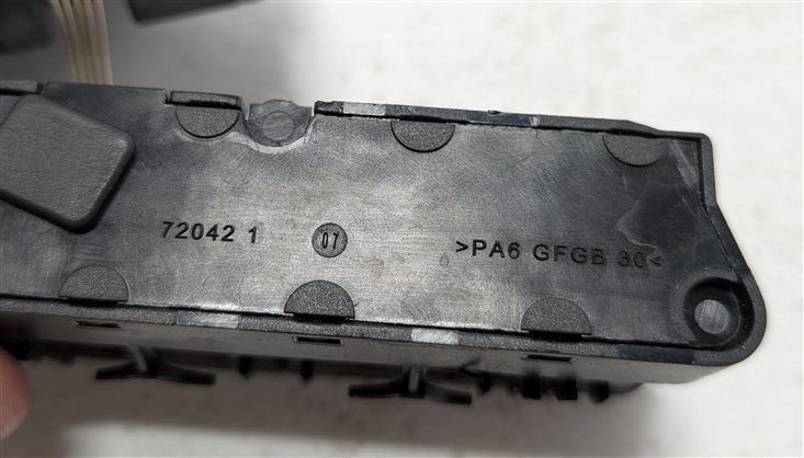 Thumbnail 7: 2011 MERCEDES E350 (W212) FRONT LEFT DRIVER POWER SEAT ADJUST SWITCH w/MEMORY
