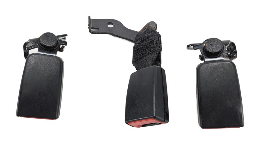 Thumbnail 4: 2011 MERCEDES E350 (W212) REAR LEFT CENTER RIGHT SEATBELT BUCKLE SET/3 (Black)