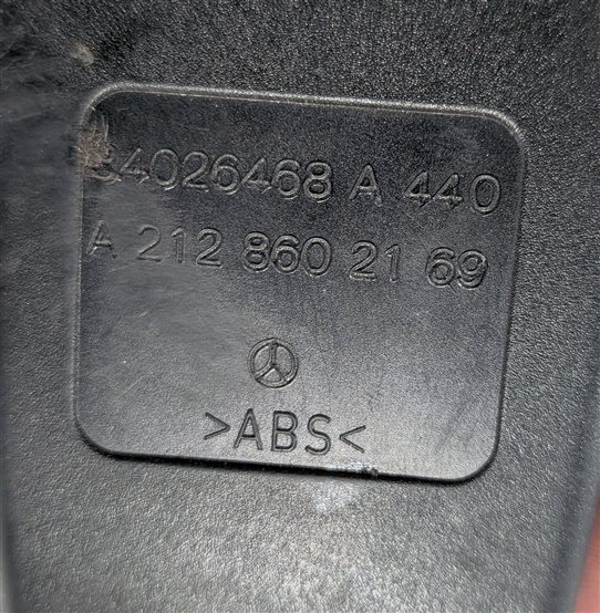 Thumbnail 5: 2011 MERCEDES E350 (W212) REAR LEFT CENTER RIGHT SEATBELT BUCKLE SET/3 (Black)