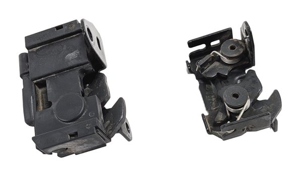 2011 MERCEDES E350 (W212) FRONT HOOD LID LOCK LATCH CATCH SET/2