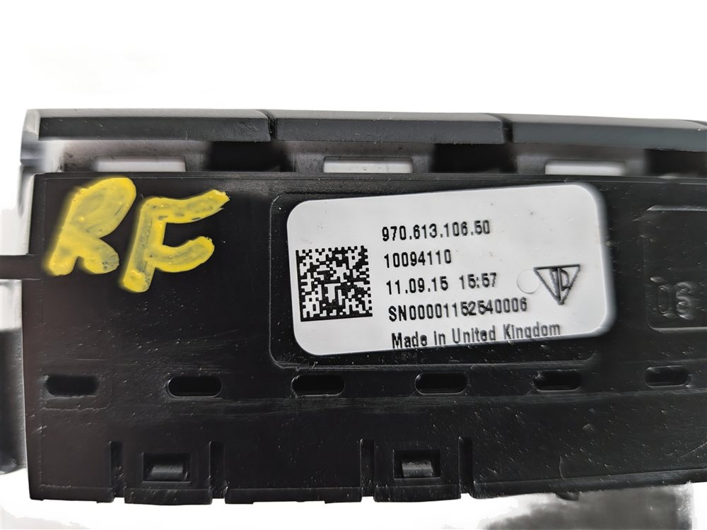 Thumbnail 4: 2016 PORSCHE PANAMERA (970) FRONT RIGHT PASSENGER SEAT MEMORY CONTROL SWITCH