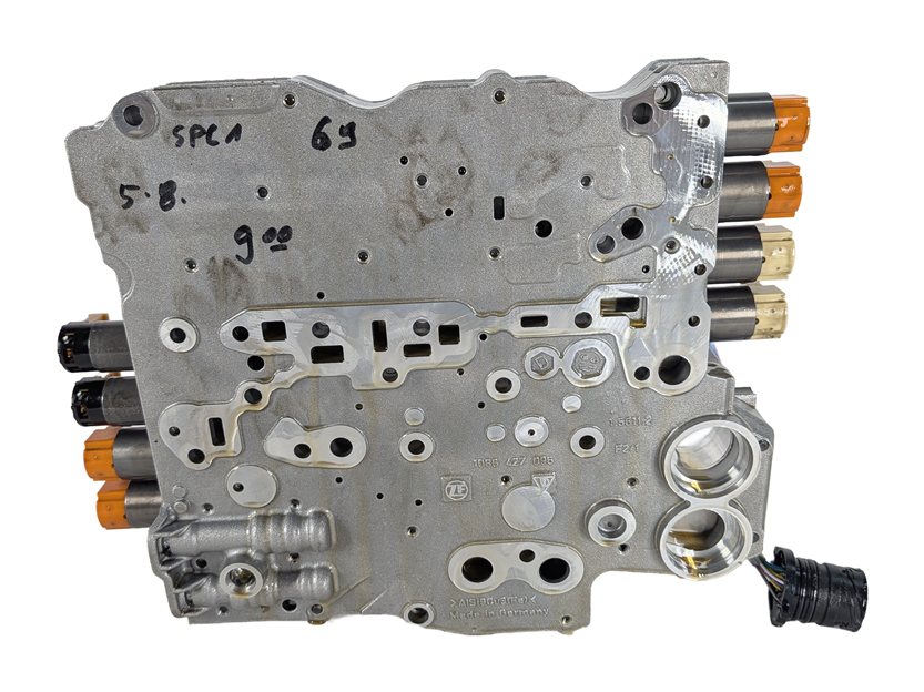 Thumbnail 4: 14-16 PORSCHE PANAMERA (970) AUTOMATIC TRANSMISSION VALVE BODY MECHATRONICS