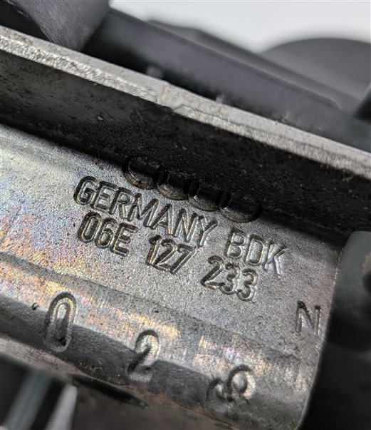 Thumbnail 6: 2013 AUDI A7 (C7 4G8) 3.0L SUPER CTUA ENGINE CRANKCASE VENTILATION OIL SEPARATOR