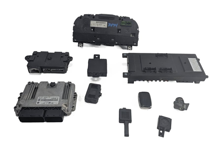 Thumbnail 5: 2014-2015 RANGE ROVER EVOQUE (L538) 2.0L TURBO ENGINE IMMOBILIZER MODULE KEY SET