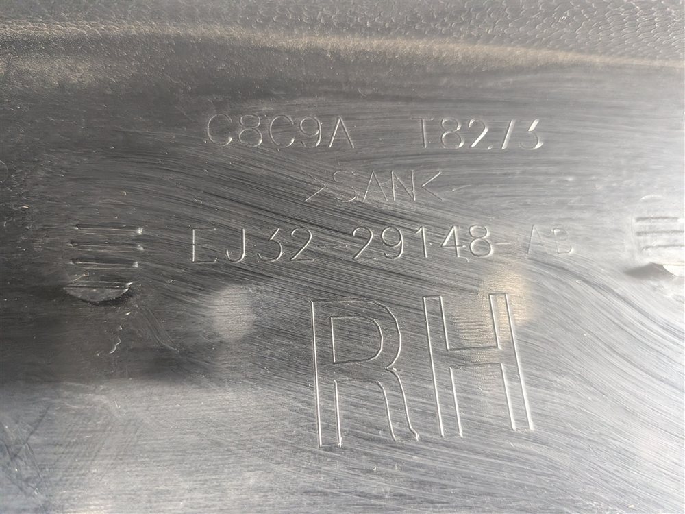Thumbnail 7: 15 RANGE ROVER EVOQUE L538 REAR RIGHT D-PILLAR COVER TRIM MOULDING (GLOSS BLACK)