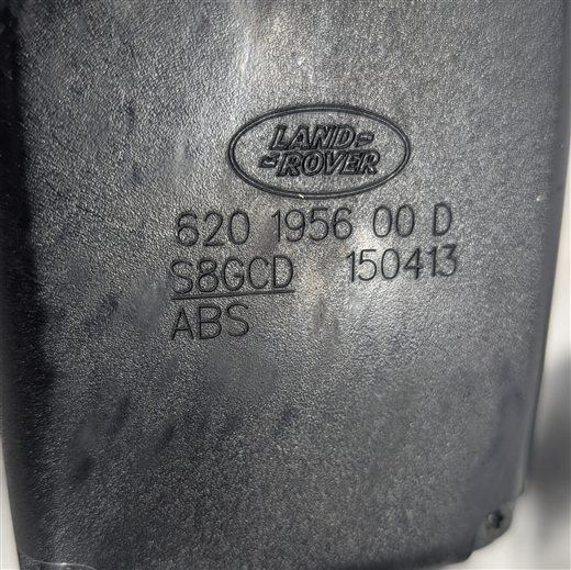 Thumbnail 3: 2015 RANGE ROVER EVOQUE L538 REAR CENTER SEAT SEATBELT RETRACTOR (Black)