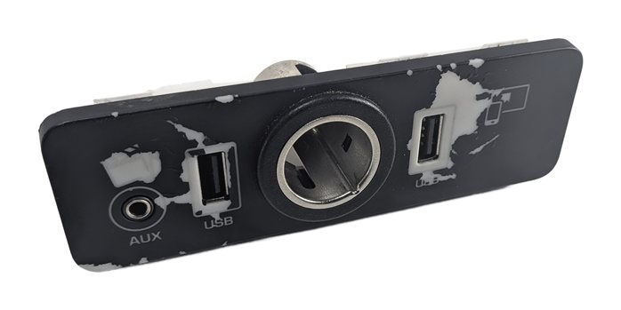 2015 RANGE ROVER EVOQUE (L538) AUX USB INPUT JACK 12V POWER SOCKET PANEL