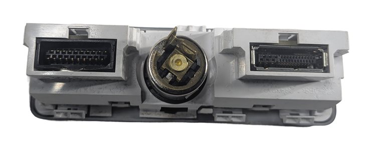 Thumbnail 4: 2015 RANGE ROVER EVOQUE (L538) AUX USB INPUT JACK 12V POWER SOCKET PANEL