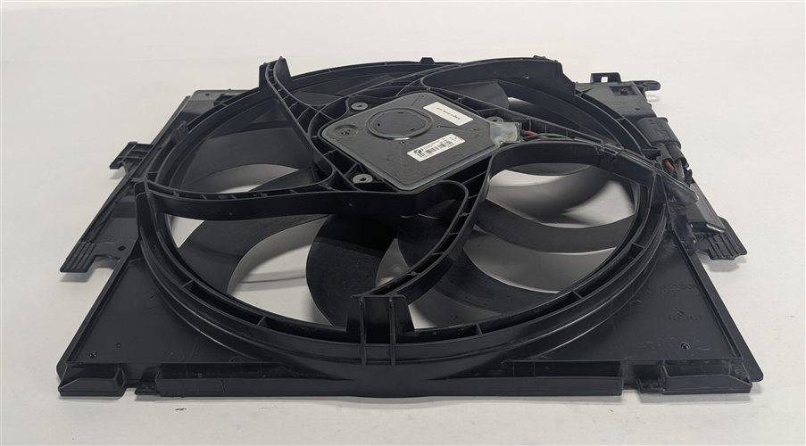 Thumbnail 2: 12-16 BMW 2 3 4 SERIES (F22 F30 F31 F32) RADIATOR ELECTRIC COOLING FAN w/ SHROUD