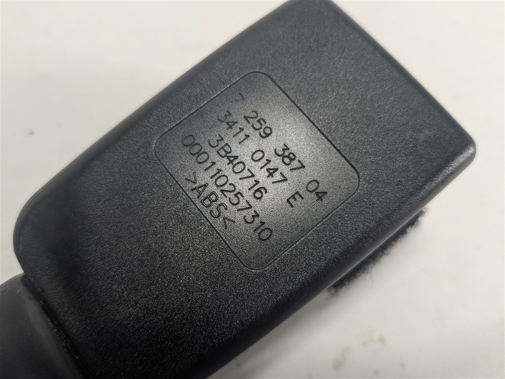 Thumbnail 5: 2012-2019 BMW 2 3 4 SERIES (F22 F30 F32) LEFT FRONT DRIVER SEATBELT RECEIVER
