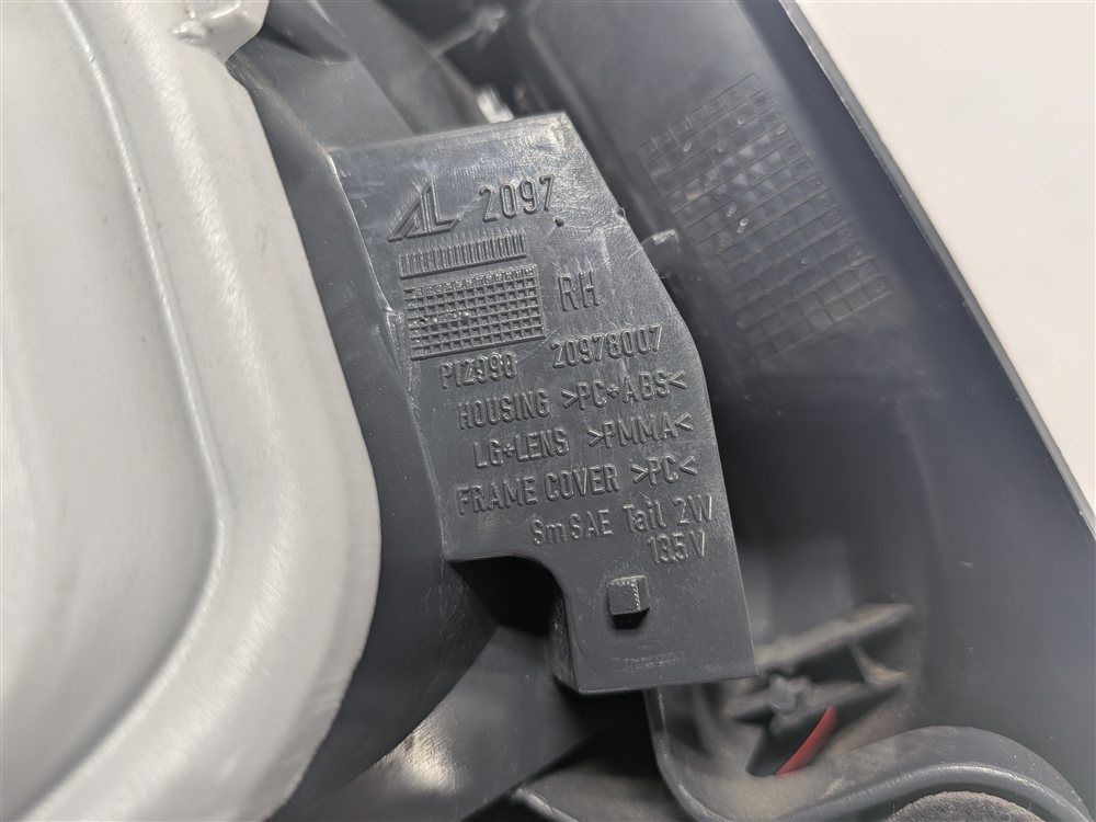 Thumbnail 9: 14-17 BMW 228I 230i M2 M235i M240i REAR RIGHT OUTER TAIL LIGHT BRAKE LAMP (LED)