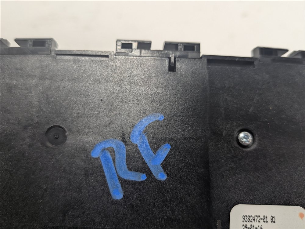 Thumbnail 6: 2016 BMW 228I (F22) FRONT RIGHT POWER SEAT POSITION ADJUSTMENT SWITCH w/LUMBAR