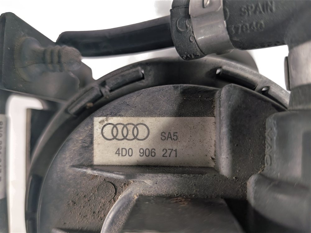 Thumbnail 6: 2002 AUDI TT (MK1) FUEL VAPOR EVAP LEAK DETECTION PUMP w/FILTER BRACKET