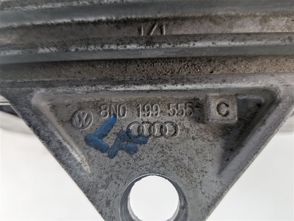 Thumbnail 6: 2002 AUDI TT (MK1) LEFT TRANSMISSION GEARBOX MOUNT w/ BRACKET