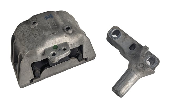 2002 AUDI TT (MK1) 1.8L (AWP) ENGINE RIGHT MOTOR SUPPORT MOUNT w/ BRACKET