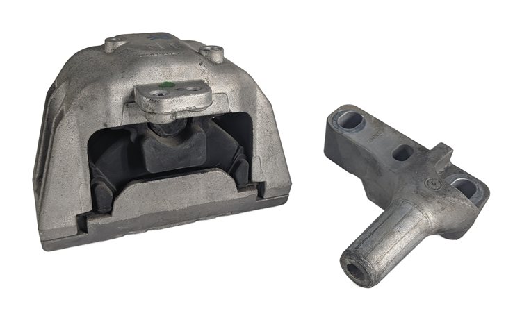 Thumbnail 2: 2002 AUDI TT (MK1) 1.8L (AWP) ENGINE RIGHT MOTOR SUPPORT MOUNT w/ BRACKET