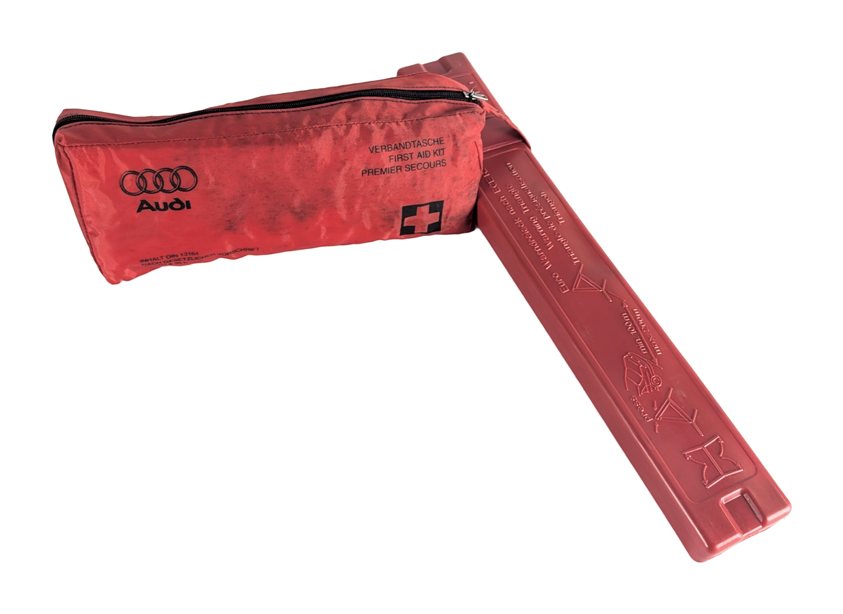 Thumbnail 4: 2002 AUDI TT (MK1) FIRST AID EMERGENCY KIT w/WARNING TRIANGLE