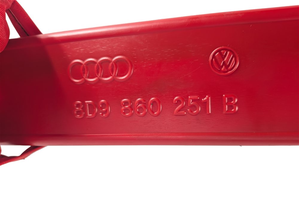 Thumbnail 6: 2002 AUDI TT (MK1) FIRST AID EMERGENCY KIT w/WARNING TRIANGLE