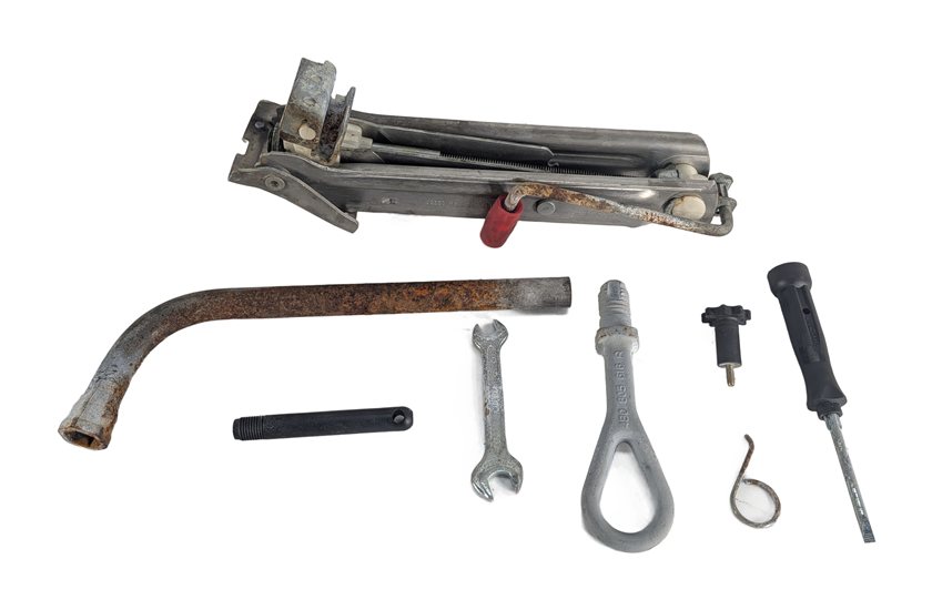 Thumbnail 6: 2002 AUDI TT (MK1) JACK LUG WRENCH TOW HOOK SCREWDRIVER TOOL SET/8