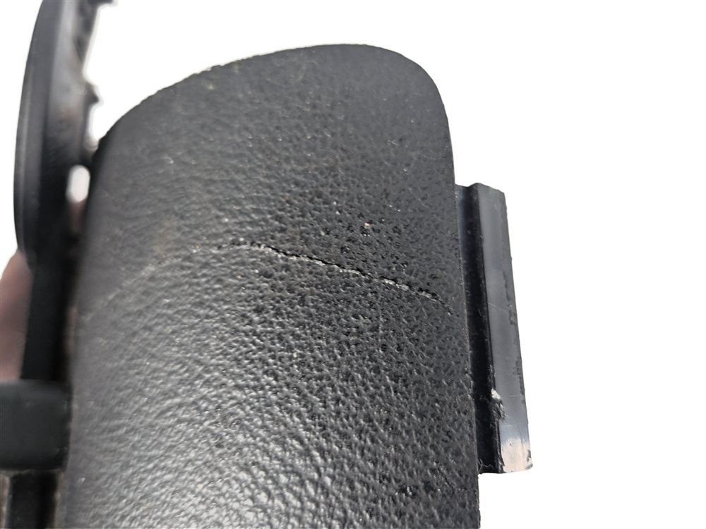 Thumbnail 6: 2002 AUDI TT (MK1) FRONT CENTER CONSOLE CUP HOLDER BLACK