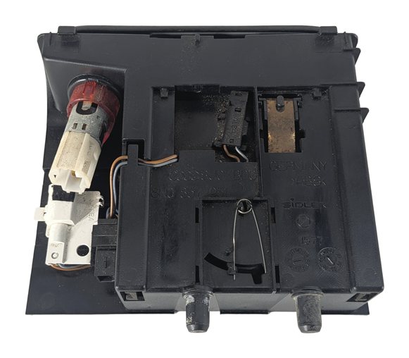 Thumbnail 5: 2002 AUDI TT (MK1) FRONT CENTER CONSOLE ASHTRAY CIGARETTE LIGHTER SOCKET BLACK